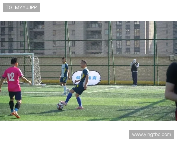 杭州足球队个人能力提升引发热议助力球队崛起与发展