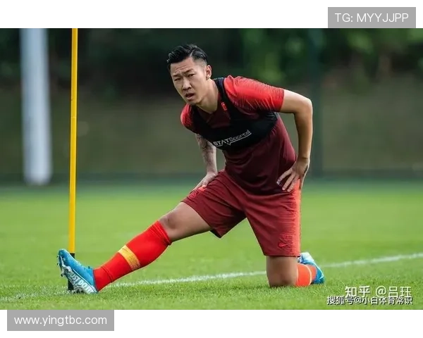 从绿茵场到讲台上足球明星转型当老师的励志故事